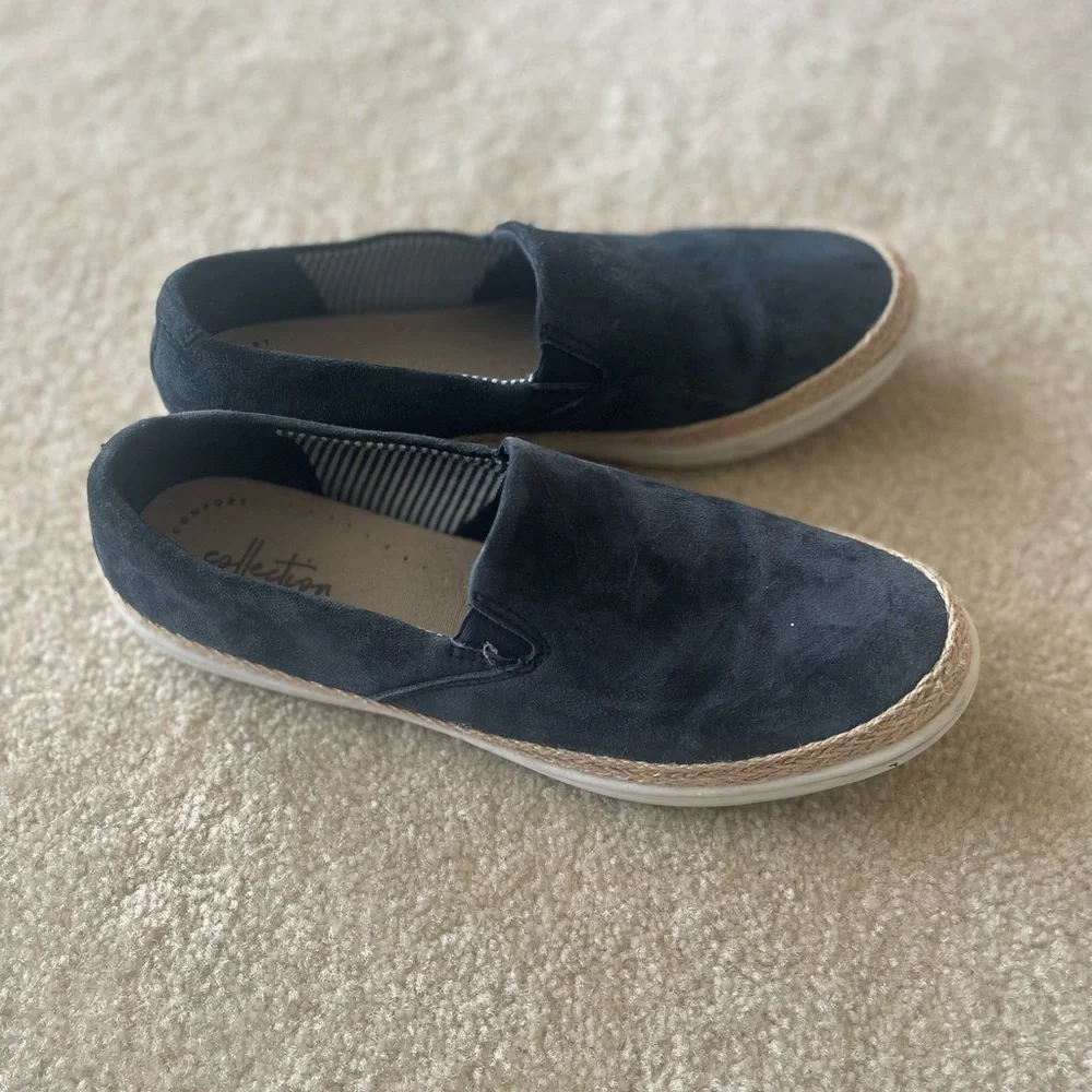 Clark’s Marie Pearl Espadrille‎ loafer flats. Navy. Women size 8.5